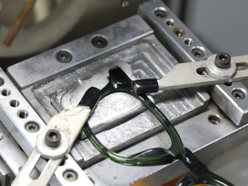 تفاصيل مفصلات الأظافر