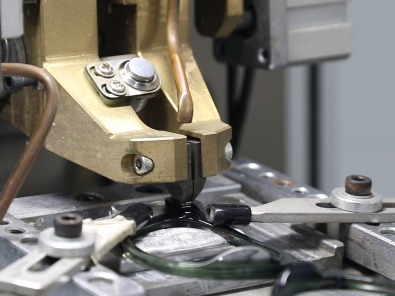 تفاصيل مفصلات الأظافر