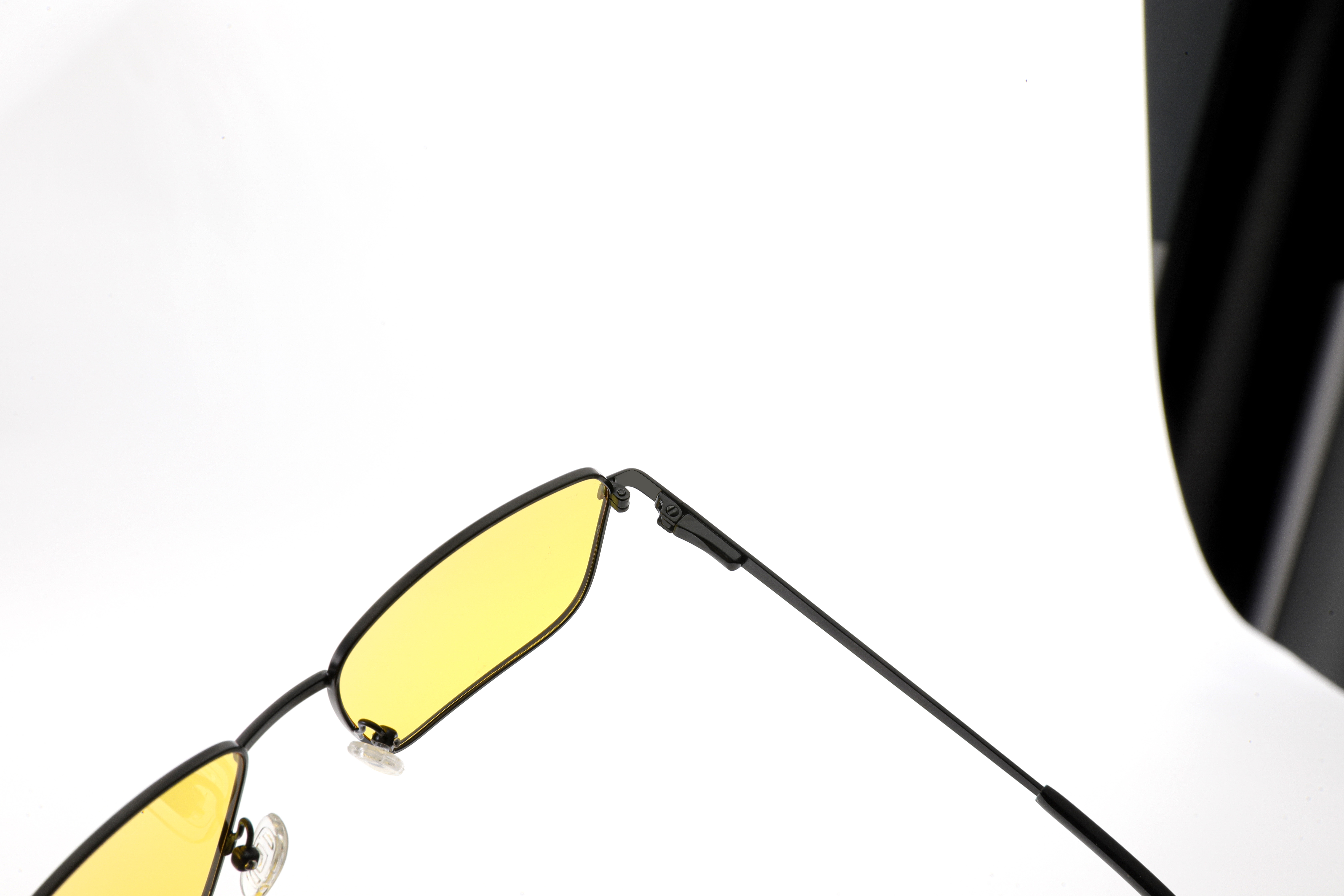 نظارة طبية مستطيلة معدنية