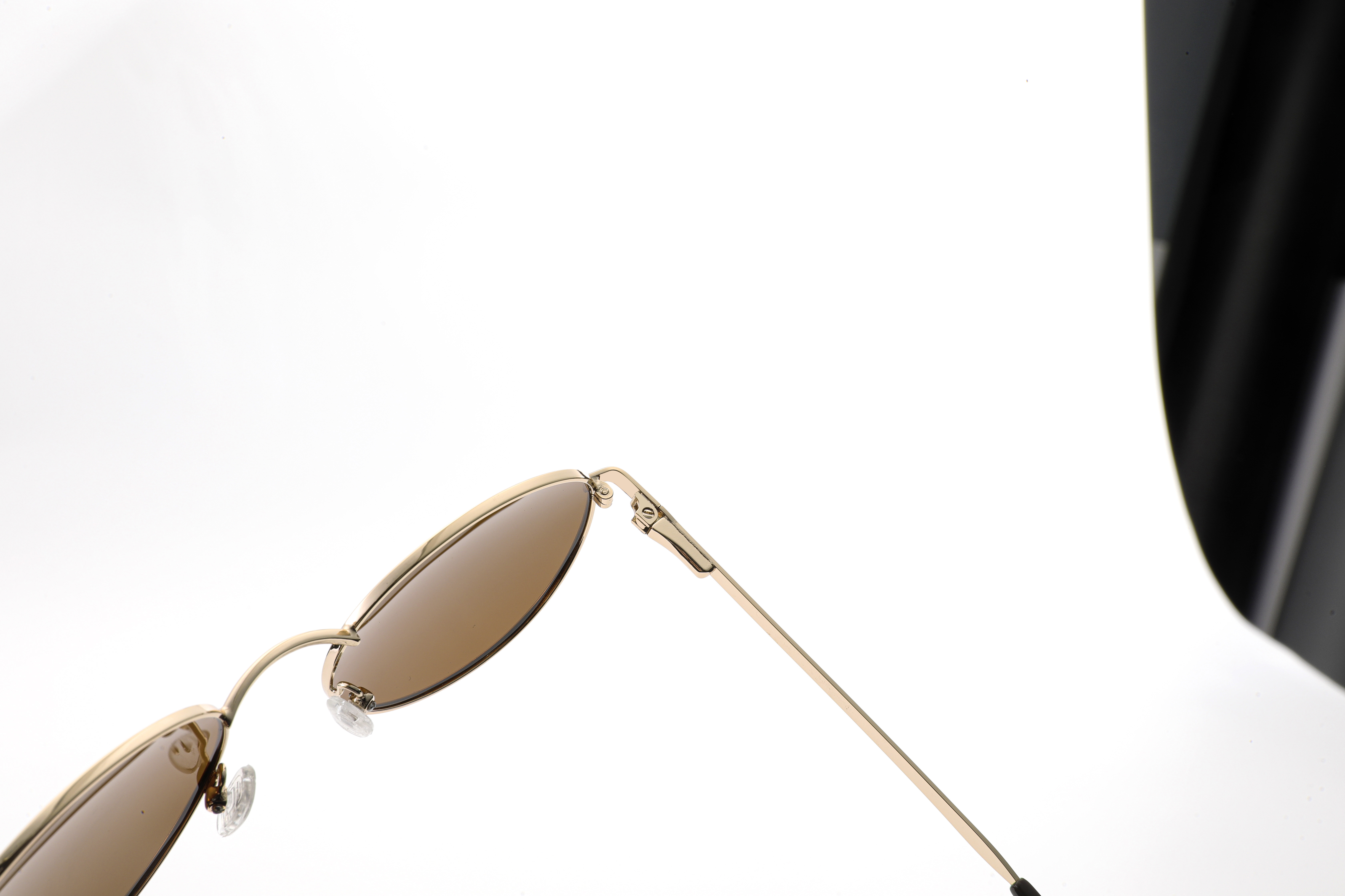 نظارات شمسية معدنية